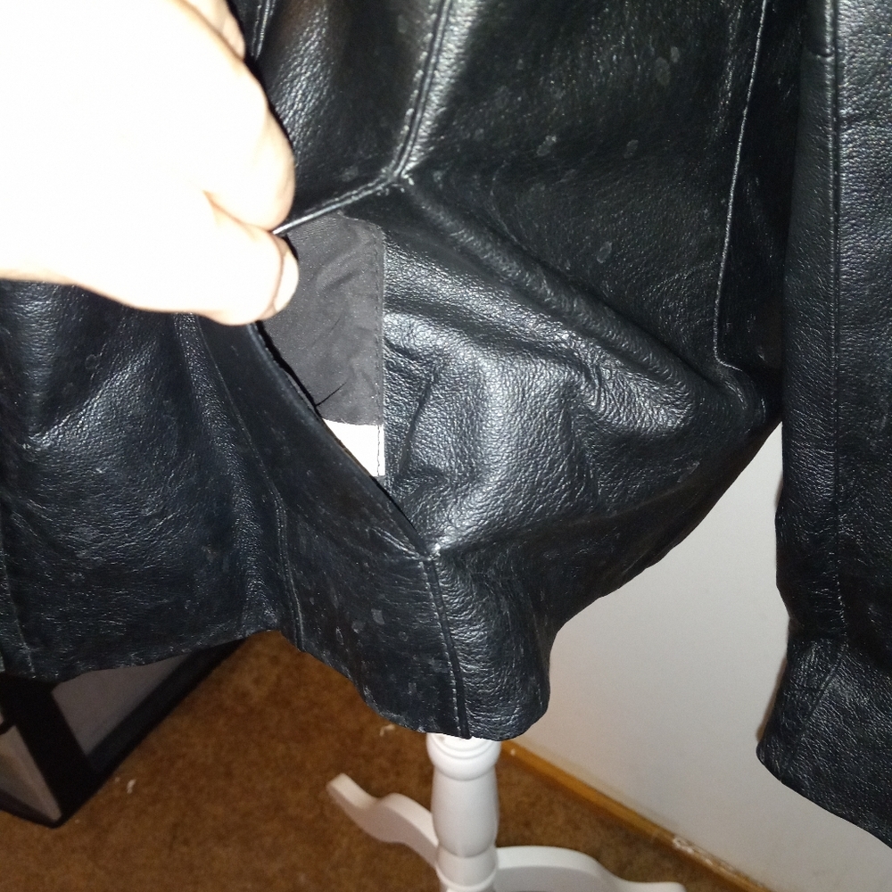 Women’s Genuine Leather Jacket in Black - Picture 4 of 11